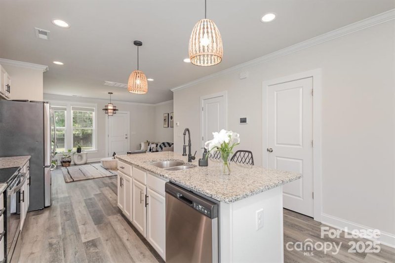 Property image 2 at 813 Mcarthur Avenue, Charlotte, NC 28206