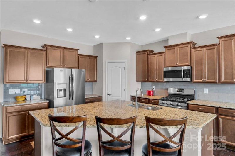 Property image 5 of 15007 Arlington House Drive in Chateau, Charlotte, NC 28273