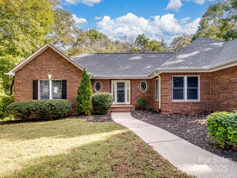 Property image 3 of 137 Softwind Lane in Far Away Place, Concord, NC 28025