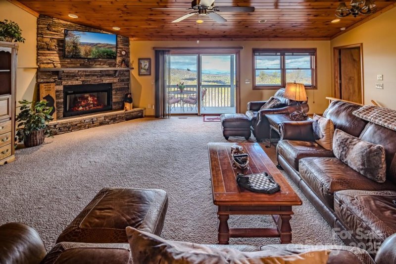 Property image 5 of 112 N Pinnacle Ridge Road in The Cliffs, Beech Mountain, NC 28604