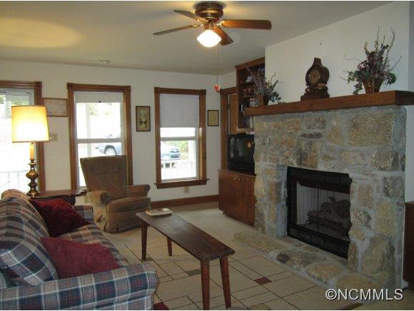 Property image 2 at 2 Hopewell Lane, Flat Rock, NC 28731