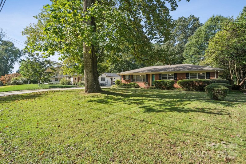 Property image 3 at 5322 Chedworth Drive, Charlotte, NC 28210
