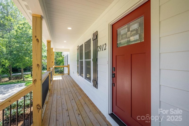 Property image 4 of 2912 Woodstream Drive in Ramblewoods, Valdese, NC 28690