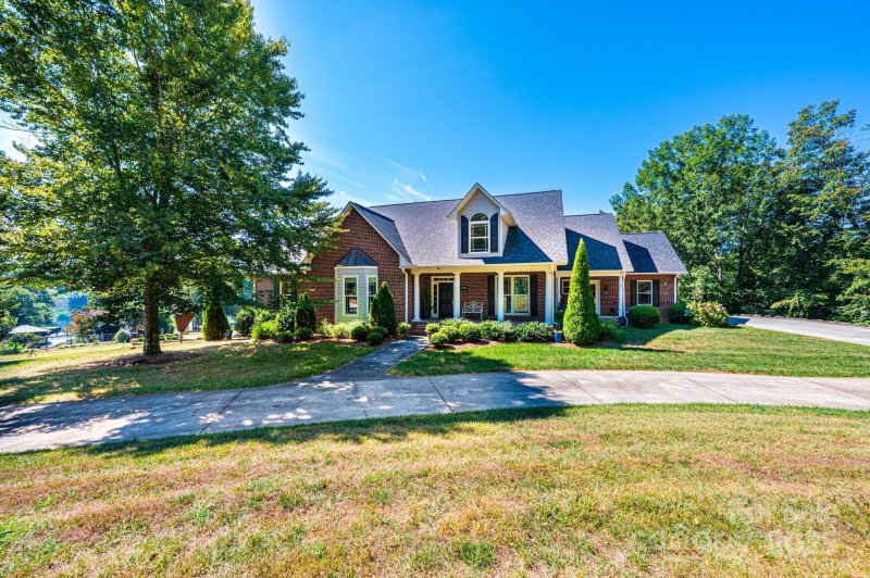 Property image 3 of 120 Harbor Town Drive in Harbor Town, Taylorsville, NC 28681