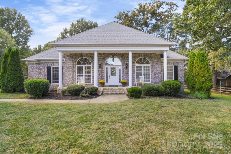 Property image 2 of 1931 Windmere Drive in Windmere, Monroe, NC 28110