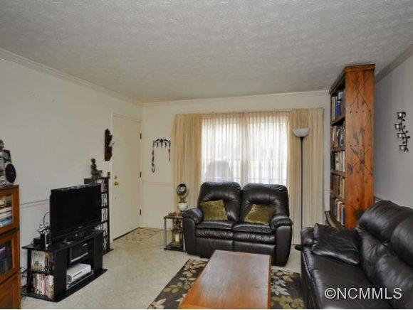 Property image 3 at 35 Capri Lane 11, Hendersonville, NC 28791