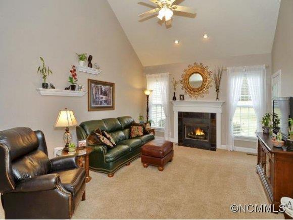 Property image 3 at 74 Classic Oak Circle, Hendersonville, NC 28792