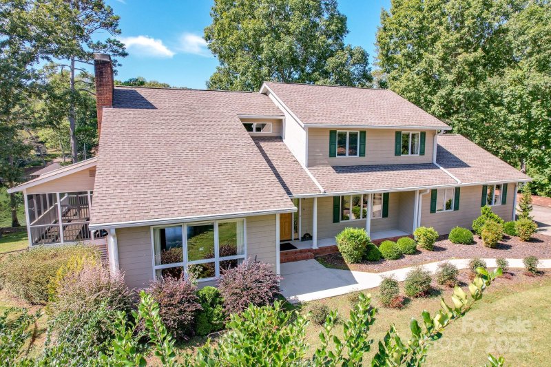 Property image 2 of 54 Cove Crest Drive in Harbor Town, Taylorsville, NC 28681