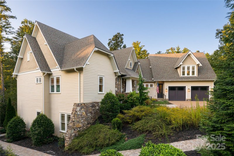 Property image 2 of 86 Brookline Drive in Ramble Biltmore Forest, Asheville, NC 28803