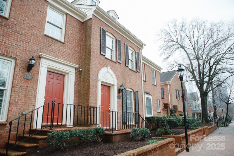 Property image 2 of 510 N Poplar Street in Hackberry Court, Charlotte, NC 28202