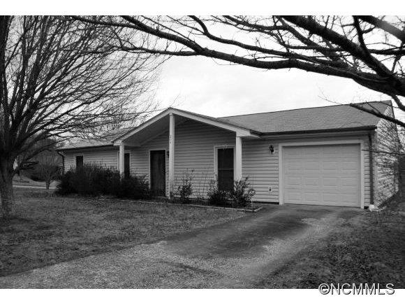 Property image 2 at 204 Scottlynn, Asheville, NC 28806