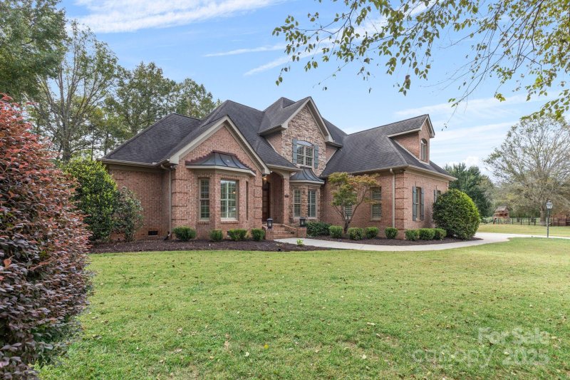 Property image 2 of 9711 Arlington Oaks Drive in Arlington Oaks, Charlotte, NC 28227