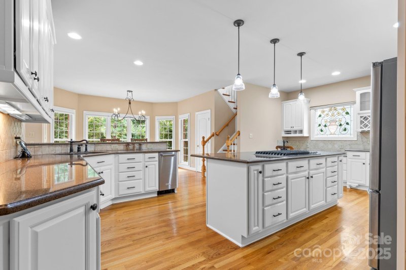 Property image 5 of 9711 Arlington Oaks Drive in Arlington Oaks, Charlotte, NC 28227