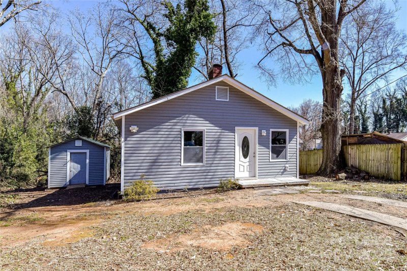 Property image 3 of 4924 Jane Avenue in Carlton Hills, Charlotte, NC 28269