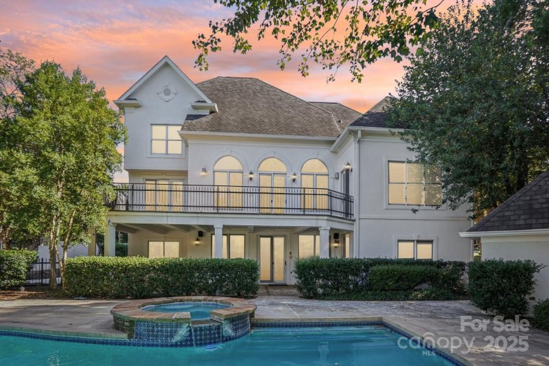 Property image 3 of 19525 Mary Ardrey Circle in Patricks Purchase, Cornelius, NC 28031