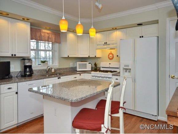 Property image 3 at 132 Ravenwood Lane, Horse Shoe, NC 28742