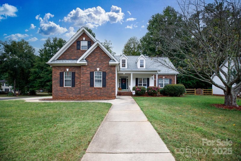 Property image 2 of 1627 Jonesberry Drive in Tysons Forest, Rock Hill, SC 29732