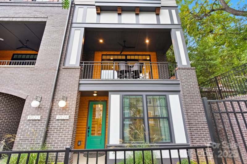 Property image 3 of 3026 Kalex Court in Elizabeth, Charlotte, NC 28204