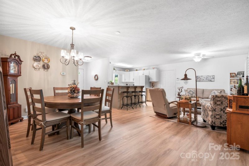 Property image 2 of 3076 Hunters Ridge Court in The Oaks at Hunters Ridge, Morganton, NC 28655