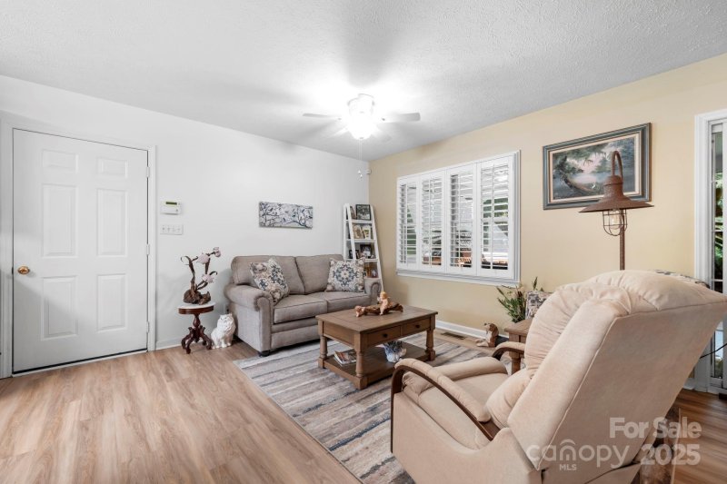 Property image 4 of 3076 Hunters Ridge Court in The Oaks at Hunters Ridge, Morganton, NC 28655