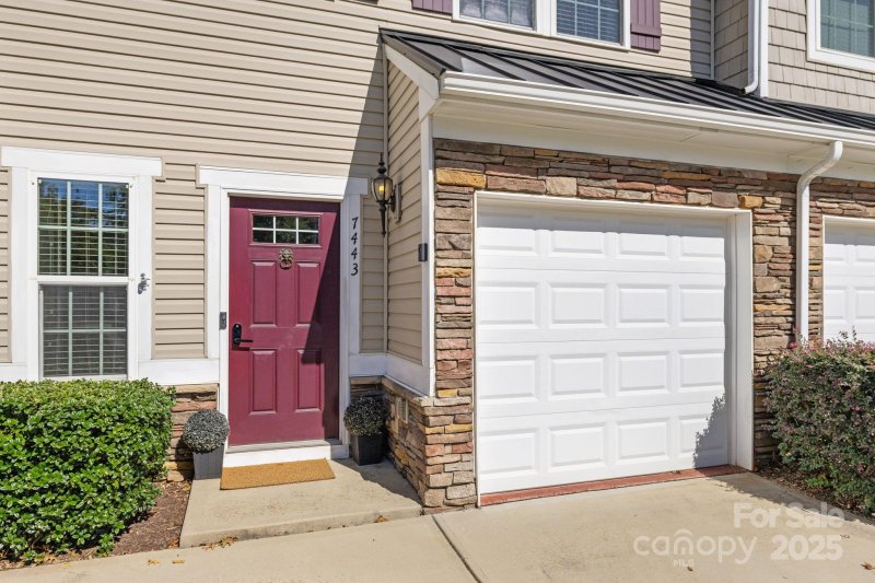 Property image 3 of 7443 Red Mulberry Way in Stonegrove, Charlotte, NC 28273