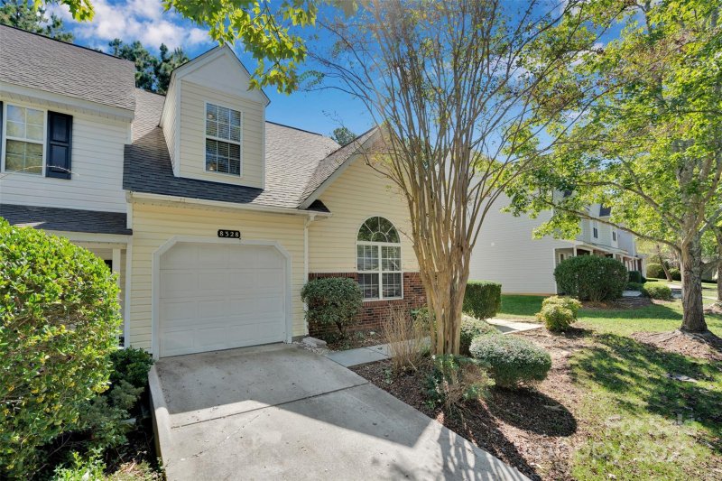 Property image 2 at 8328 Christmas Court, Charlotte, NC 28216