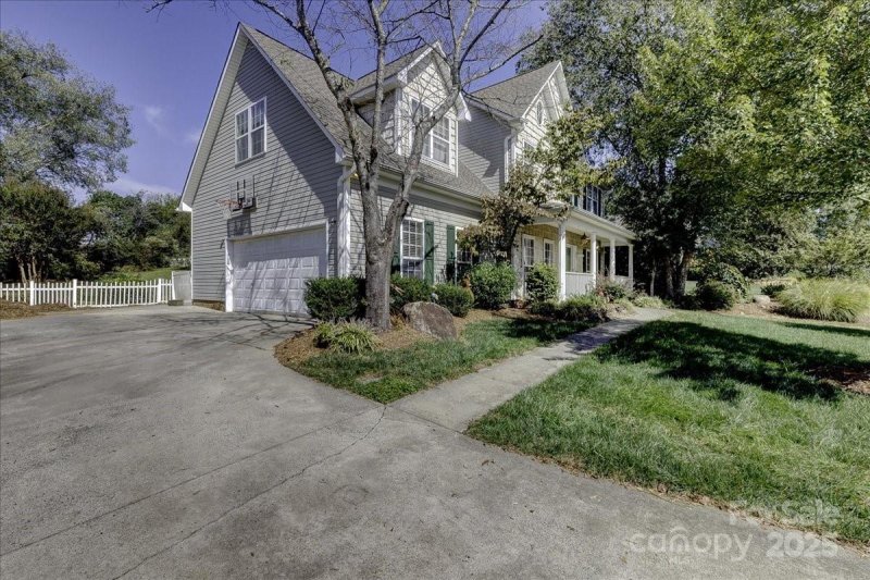 Property image 2 of 6525 Derby Lane in Gable Oaks, Concord, NC 28027