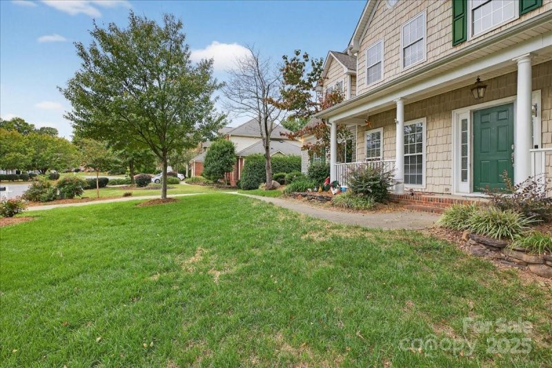 Property image 3 of 6525 Derby Lane in Gable Oaks, Concord, NC 28027