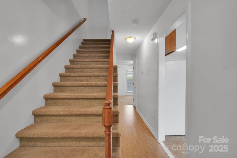 Property image 2 of 3275 White Oak Court in White Oak Manor, Claremont, NC 28610