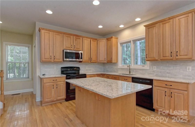 Property image 3 of 10496 Gunnison Lane in Amberleigh, Charlotte, NC 28277