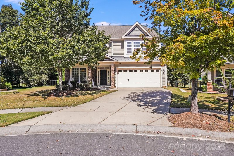 Ardrey Woods, Charlotte Community