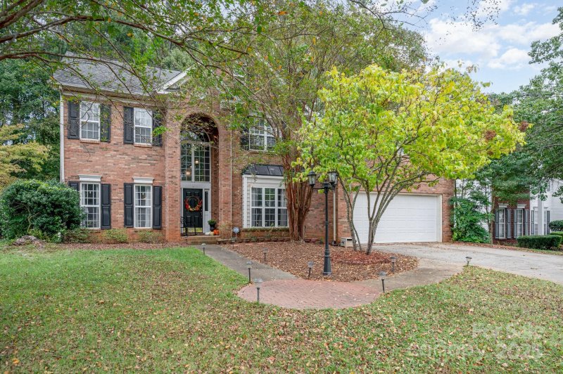 Property image 2 of 6930 Reedy Creek Road in Bradfield Farms, Charlotte, NC 28215