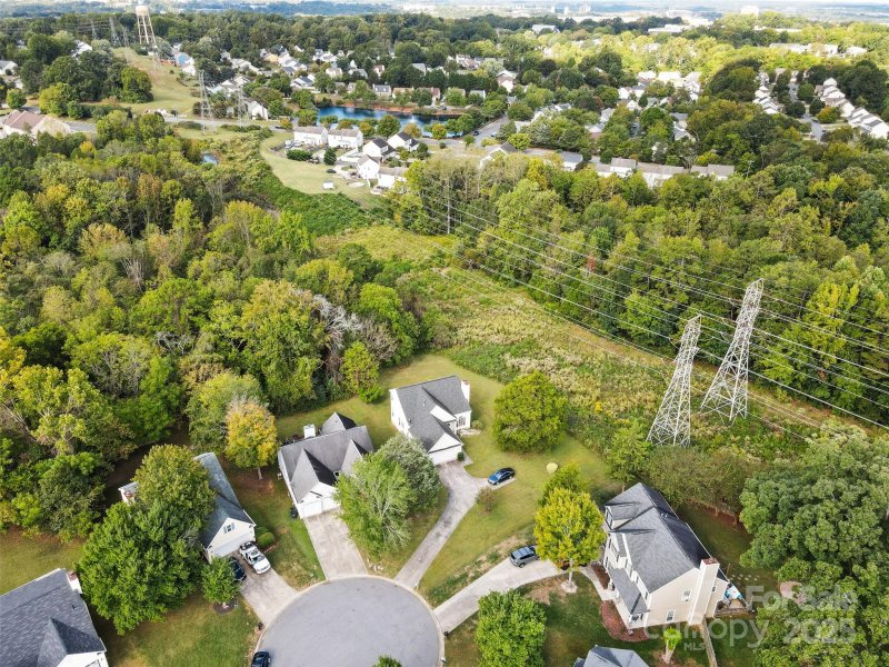 Property image 4 of 9727 Dalphon Jones Drive in Faires Farm, Charlotte, NC 28213