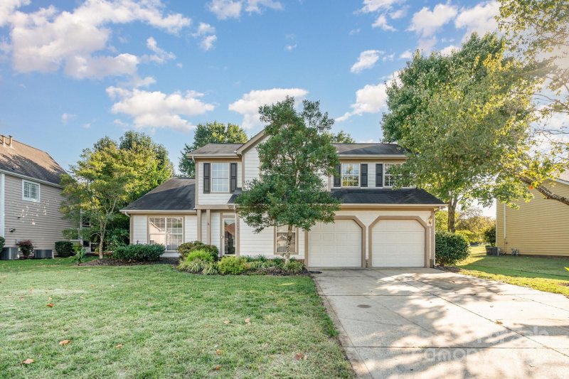 Property image 3 of 14406 Gadwall Court in Wing Pointe, Charlotte, NC 28273