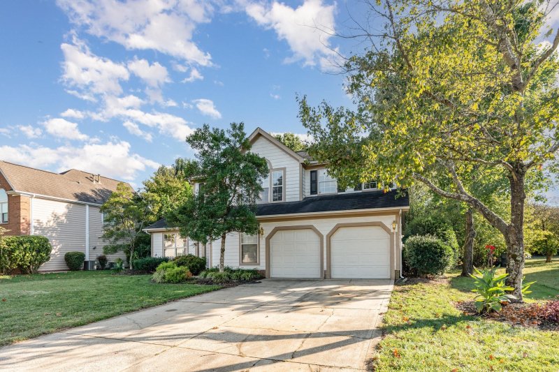 Property image 4 of 14406 Gadwall Court in Wing Pointe, Charlotte, NC 28273