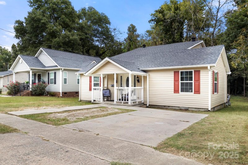 Property image 2 of 757 Carolina Avenue in Woodland Park, Rock Hill, SC 29730