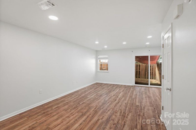 Property image 4 of 15310 Brynfield Drive in Maplecrest, Charlotte, NC 28277