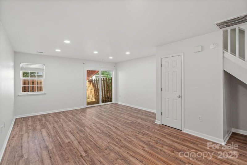 Property image 5 of 15310 Brynfield Drive in Maplecrest, Charlotte, NC 28277