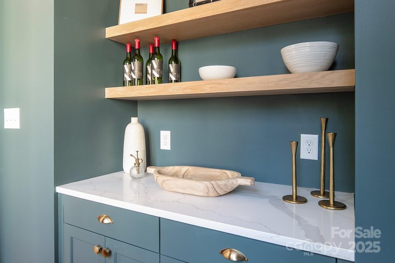 Property image 4 of 1214 S Kings Drive in Myers Park, Charlotte, NC 28207