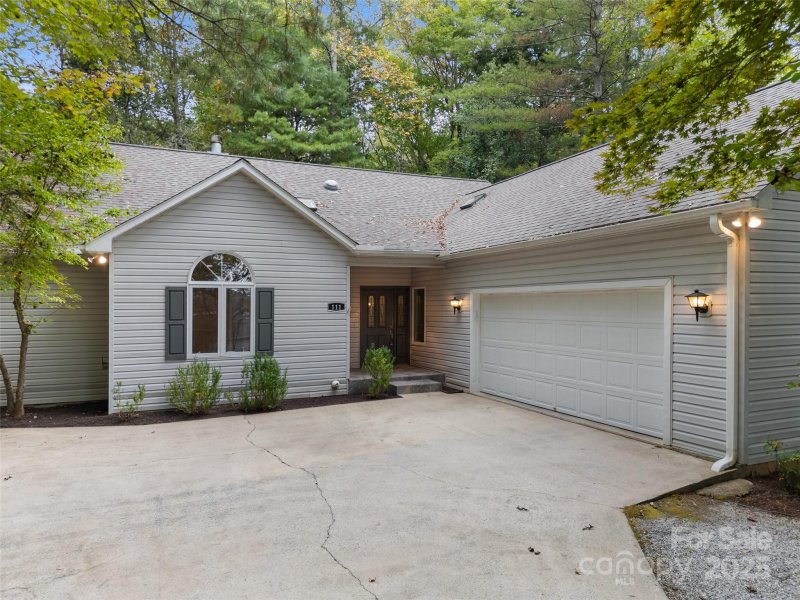 Property image 2 of 111 Wintergreen Drive in Deerlake Village, Brevard, NC 28712