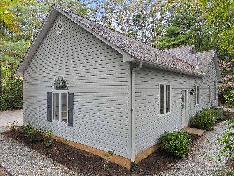 Property image 4 of 111 Wintergreen Drive in Deerlake Village, Brevard, NC 28712