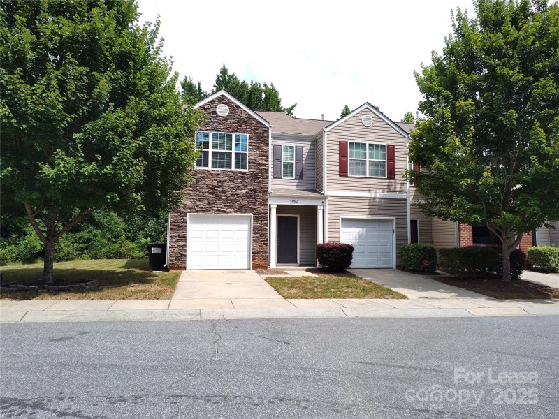 Property image 2 at 4062 Queensbridge Road, Charlotte, NC 28213