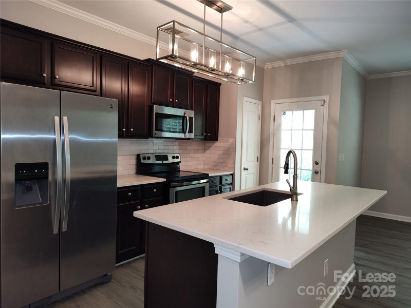 Property image 3 at 4062 Queensbridge Road, Charlotte, NC 28213