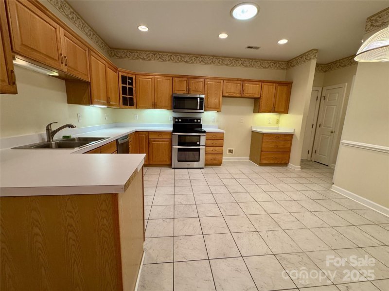 Property image 3 of 8307 Olde Troon Drive in Troon at Ballantyne, Charlotte, NC 28277