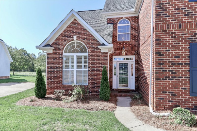 Property image 3 of 127 Players Park Circle in Larkin, Statesville, NC 28677