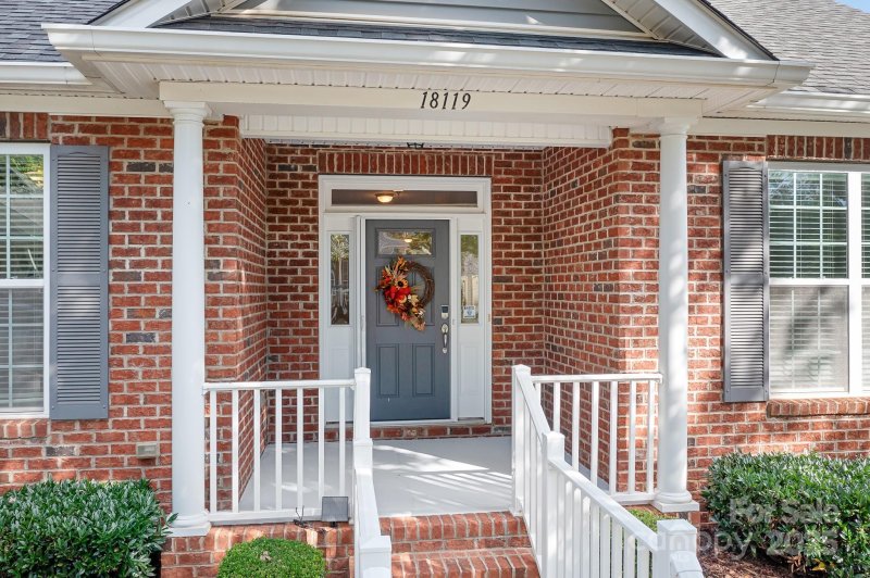 Property image 4 of 18119 Coulter Parkway in Baileys Glen, Cornelius, NC 28031