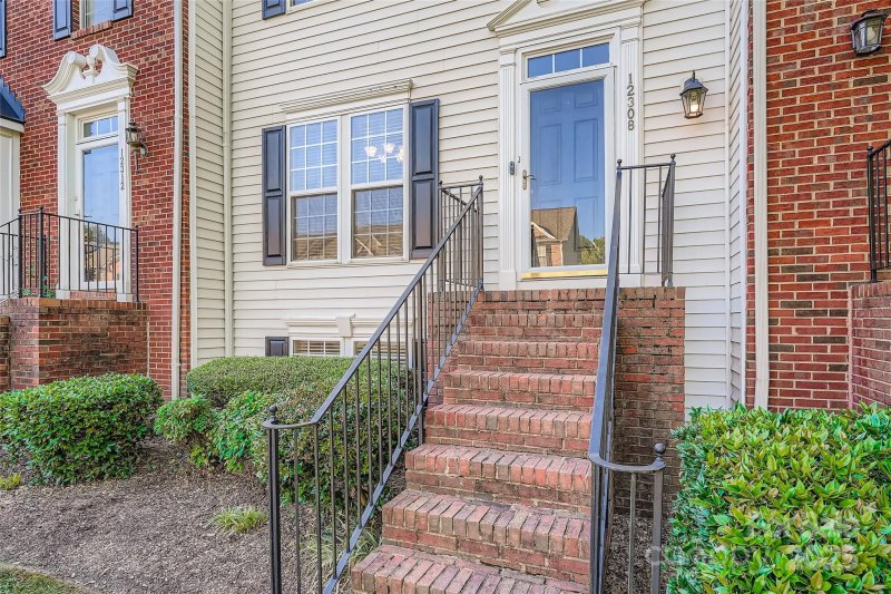 Property image 3 of 12308 Verdant Court in Garden Oaks, Charlotte, NC 28273