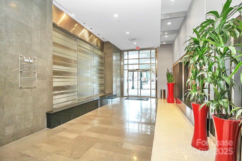 Property image 3 at 333 W Trade Street, Charlotte, NC 28202