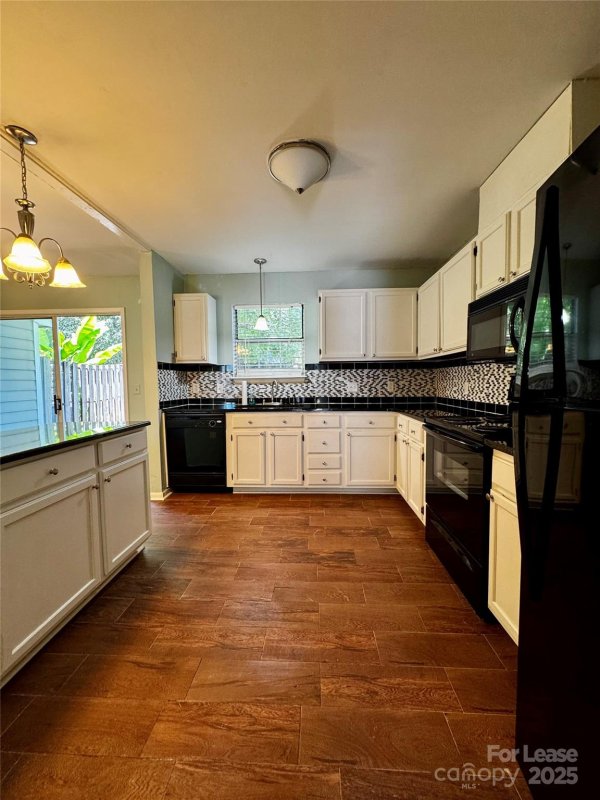 Property image 3 of 6048 Heath Valley Road in Heathstead, Charlotte, NC 28210