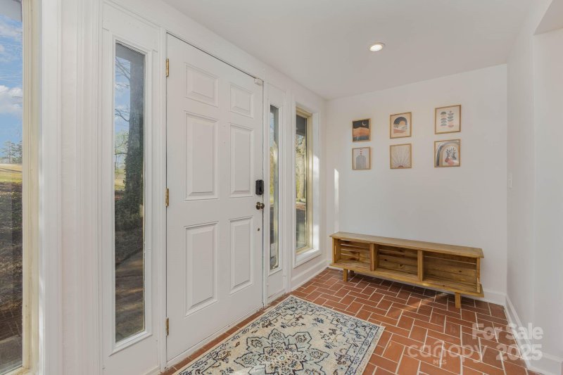 Property image 2 of 9520 Hickory Creek Road in Pine Island, Charlotte, NC 28214